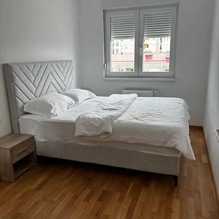 Sara * Banja Luka